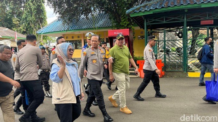 Kapolda Metro Kunjungi Objek Wisata Ragunan, Pastikan Libur Natal Aman